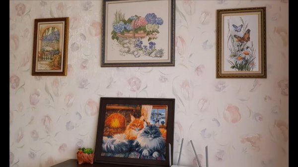 Вышивка крестом. Все оформленные работы у меня дома.