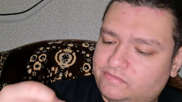 Ем жареную рыбу ментай в 8к 24 кадра, 8к ужин. У меня телефон снимает 8к видео.