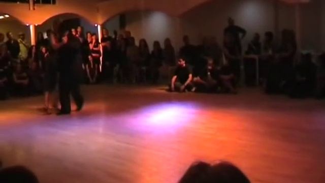 Alejandra Mantiñan y Aoniken Quiroga - Milonga de la puteada смотреть онлайн