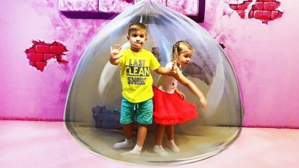 Roma and Diana fun pretend play at the Magical playground