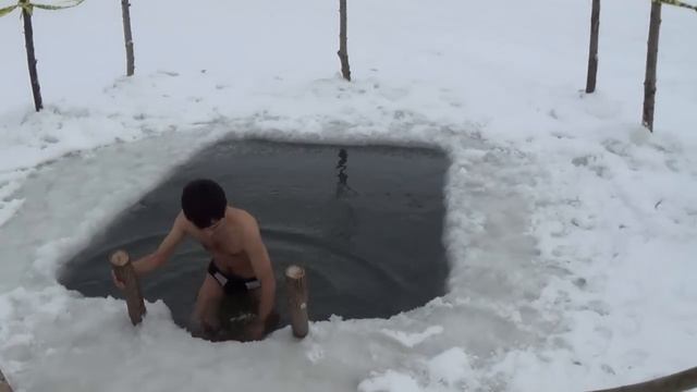 Шаг №10 Дамир Хайров Ныряние в прорубь смотреть онлайн