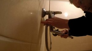 Течет смеситель для ванны! Устранения.