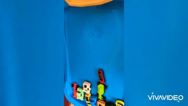 Веселые Разноцветные Машинки тачки из серии «вкусно мама» toy cars. смотреть онлайн