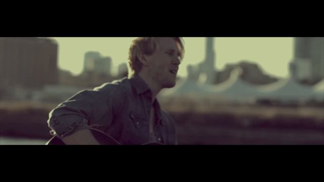 Crash and Burn - Thomas Rhett (Official Music Video Cover by Alex Sinclair) смотреть онлайн