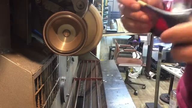 Замена набойки и восстановление каблука Лабутен смотреть онлайн