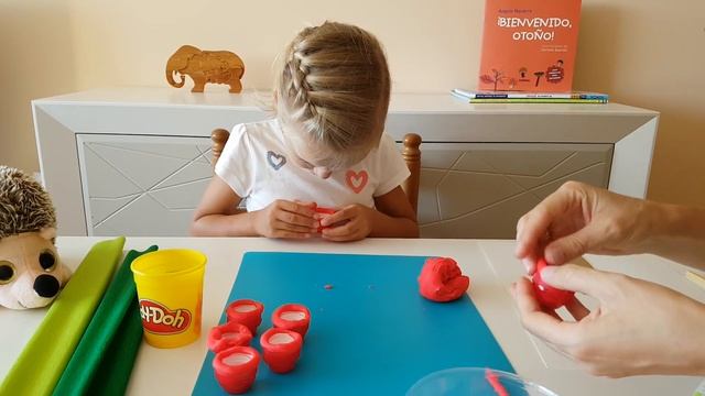 Объемная аппликация из цветной бумаги и крышек от пластиковых бутылок ЯБЛОНЯ С ЯБЛОКАМИ Поделки смотреть онлайн