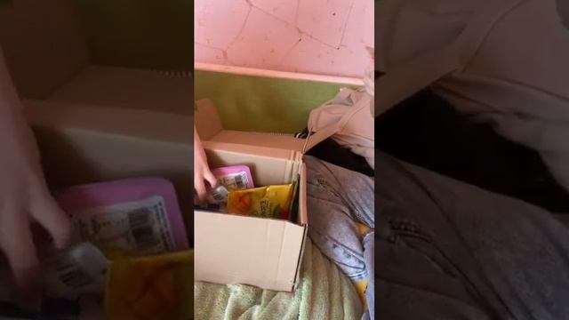 Распаковка мистери бокса с азиатскими сладостями смотреть онлайн