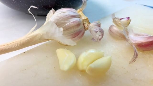 Баклажанные рулетики. Начинка: чеснок ?  сыр ?