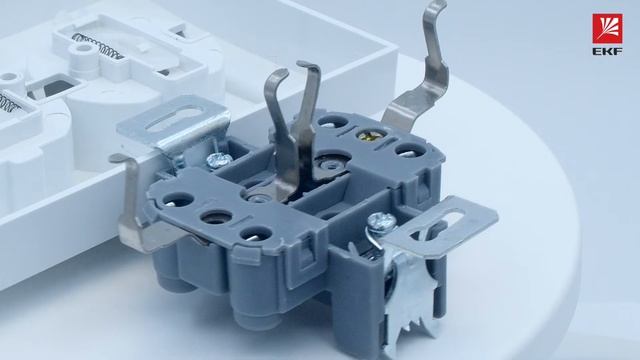 ERR16-128-100 Минск Розетка 2 местная СП с заземлением 16А белая с защ штор EKF Basic смотреть онлайн