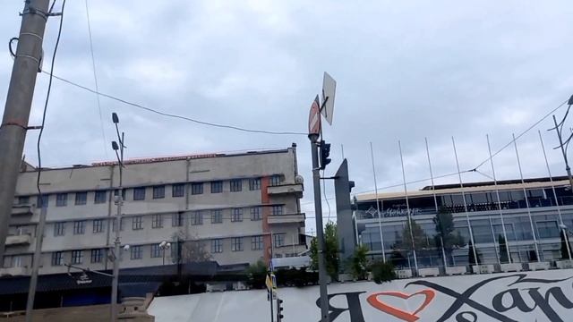 Харьков,28 мая 2022 г., Съёмка из трамвая.? смотреть онлайн