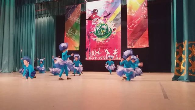 Танец"тучка# коллектив "Ритм"г.Алматы смотреть онлайн