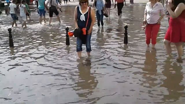 Даже на День столицы астанчане вынуждены шлепать по лужам смотреть онлайн