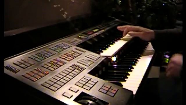 Rocky IV Training Montage - Yamaha Electone HS-8 смотреть онлайн