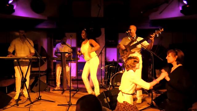Habana Base Band In Concert ... Arregla Los Papeles. Pub Joint Surgut