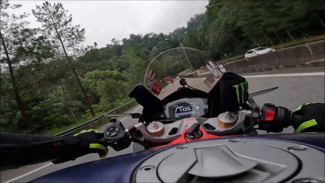 Quick run in new Rosso Corsa II Front tyre! Karak-Gotong Run with Rocket, Tuono V4 and Diavel смотреть онлайн