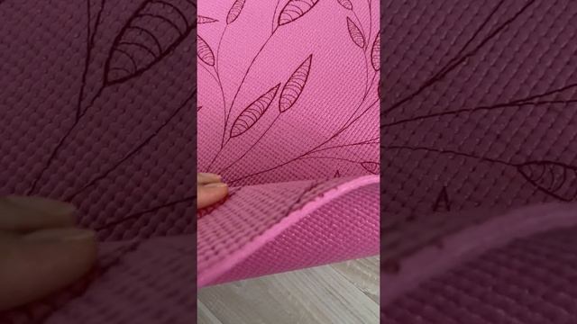 Коврик для йоги Pink Leaves смотреть онлайн