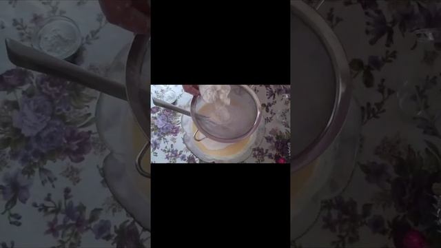Самый мягкий и пушистый бабушкин пирог с изюмом и миндалем смотреть онлайн