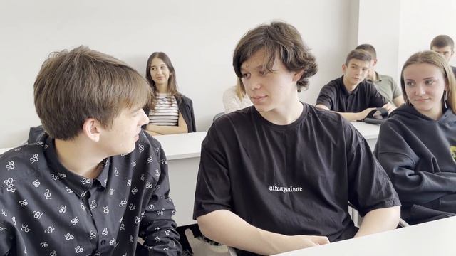 Гарри Поттер, распределяющая шляпа смотреть онлайн