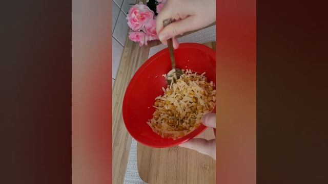 Салат с кукурузой,яйцом и сыром смотреть онлайн