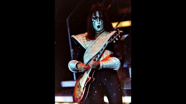 Ace Frehley Ozone смотреть онлайн