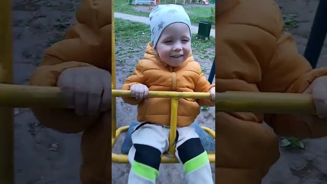 #дети#качели#babyboy#детскаяплощадка#игры#смешные#милый#смех#детство#весна# смотреть онлайн