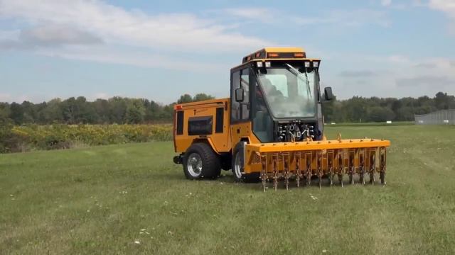 Sidewalk Tractor For Children | Truck Tunes For Kids | Twenty Trucks Channel