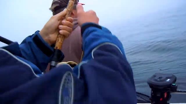 Mike with a 36 pound chinook on with Serengetti Fishing Charters. Port Hardy, BC. смотреть онлайн