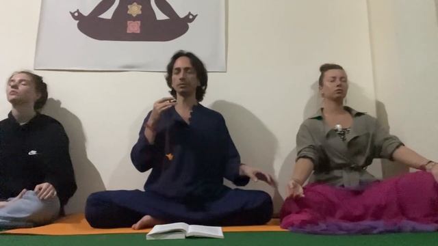 Мантра 108 раз наваратри 2023 с Гьян Сальтус смотреть онлайн