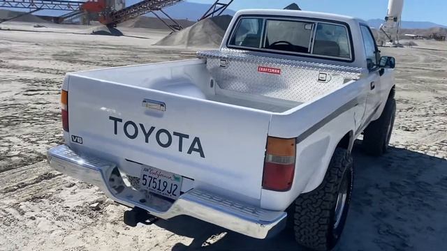1990 Toyota Pickup 4x4 Walk Around