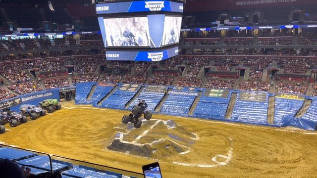 MONSTER JAM смотреть онлайн
