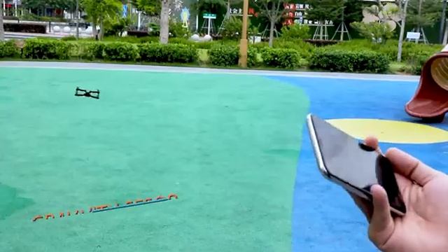 Dragon Touch LS-878 RC Drone 4K HD Caméra Pliable Débutant Drone 3D Flip Mode sans Tête WIFI Noir смотреть онлайн