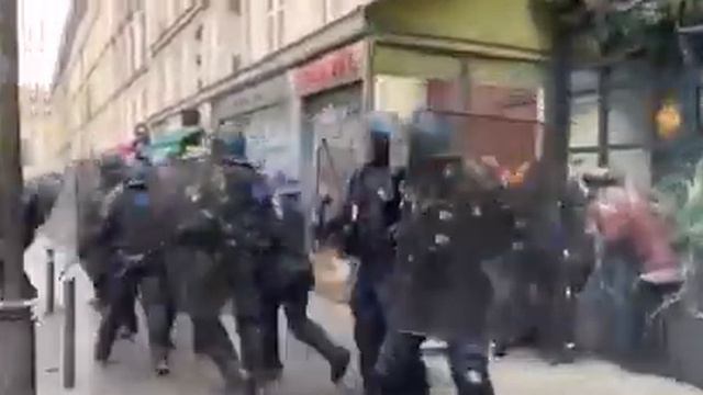 Во Франции на улицах городов продолжаются беспорядки смотреть онлайн