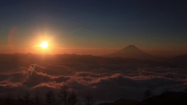 Time Lapse Sea of Clouds, Moonrise and Sunrise смотреть онлайн