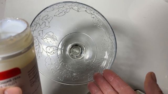 ПОРИСУЕМ НА СТЕКЛЕ. КОНФЕТНИЦА