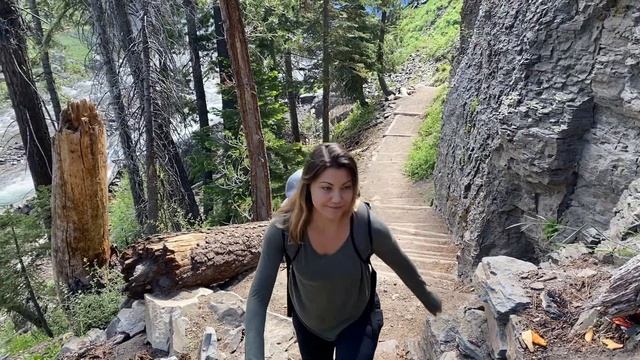 RAINBOW FALLS Mammoth Lakes, California
