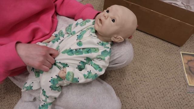 New Full Body Silicone Baby Box Opening! | Kelli Maple смотреть онлайн