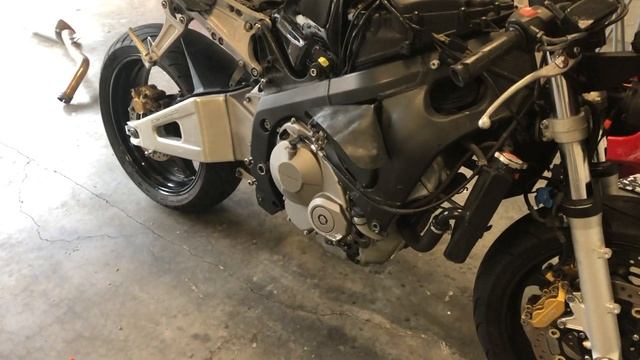 CBR600RR Wrecked Bike Rebuild смотреть онлайн