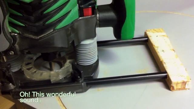 How to Make a Circle with a Router / Круг при помощи ручного фрезера. смотреть онлайн