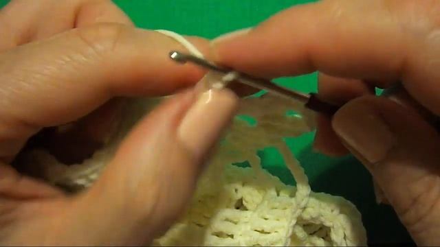 ПОКРЫВАЛО КРЮЧКОМ НА ДИВАН ИЗ БОЛЬШИХ КВАДРАТОВ. ЧАСТЬ 2 смотреть онлайн