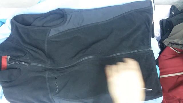 Флисовые толстовки/куртки крем Италия 15кг 13.40евро за кг 31ед смотреть онлайн