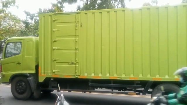 " TRUK BARU, BROOO! ", in Bandung City, West Java, Indonesia. смотреть онлайн