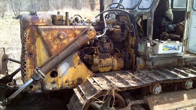 Запуск и работа трактора Т100 - 19 лет в отстое смотреть онлайн