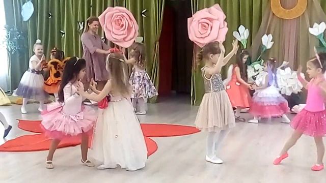 Танець «Метелики та квіти»(Дюймовочка) смотреть онлайн