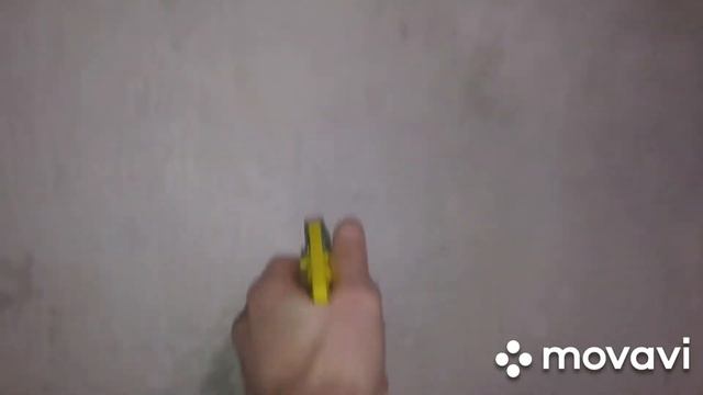 После снятия обоев надо прогрунтовать стены +трабл