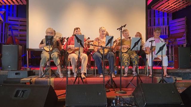 Custer Ukulele Troupe смотреть онлайн