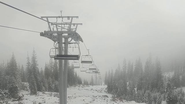 Fixed Grip 4 Ski Lift Top Return Lift Shack View - Doppelmayr смотреть онлайн
