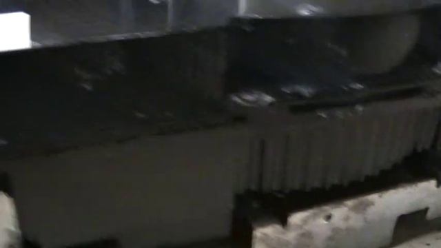 Gigantic rusty old IBM XT hard drive roars back to life смотреть онлайн