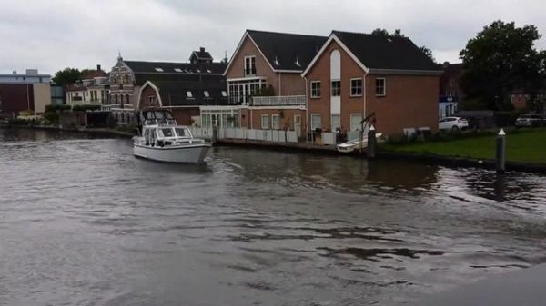 Four Boats Swaenswijkbrug 4 Лодки
