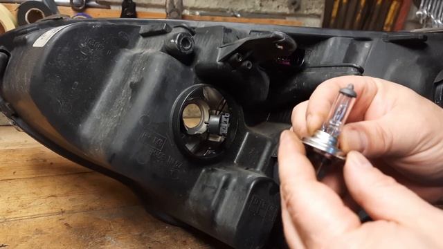 Ford galaxy 2006 2015 headlight removal, bulb change , mounting bracket repair,fix. смотреть онлайн