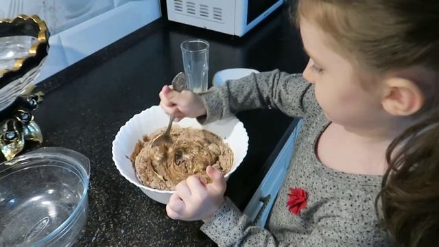 Готовим шоколадный кекс ! смотреть онлайн